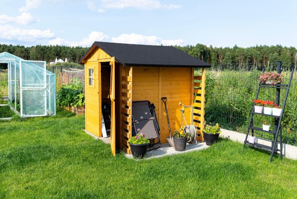 Sécurité et abris de jardin : protéger vos biens efficacement