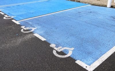 Tout savoir sur le prix et la dimension d’une place de stationnement handicapé